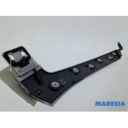 Renault - Megane - Cadre pare-brise