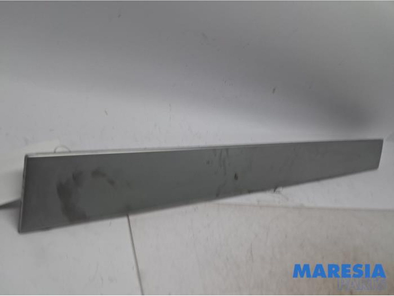 Renault - Megane - Frontscreen frame