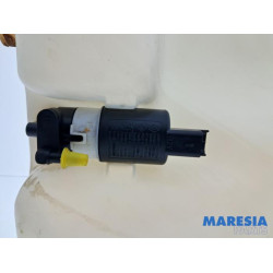 Renault - Megane - Ruitensproeiertank voor