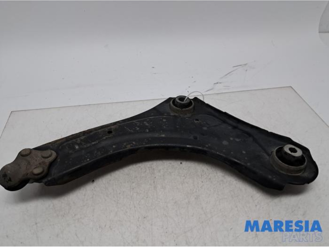 Renault - Megane - Bras de suspension bas avant droit