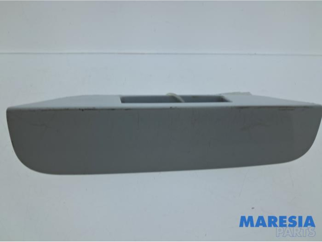Opel - Vivaro - Tailgate switch