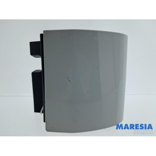 Opel - Vivaro - Rear bumper component, right