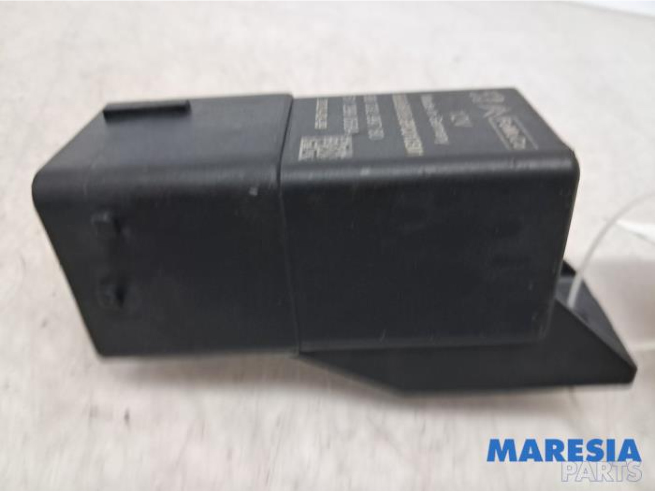 Opel - Vivaro - Glow plug relay