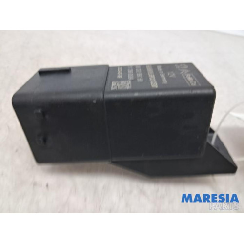 Opel - Vivaro - Glow plug relay