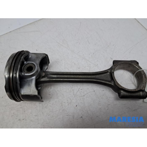 Citroen - C3 - Connecting rod