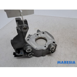 Opel - Combo - Support pompe diesel