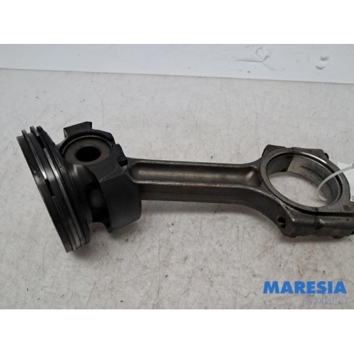 Fiat - Talento - Connecting rod