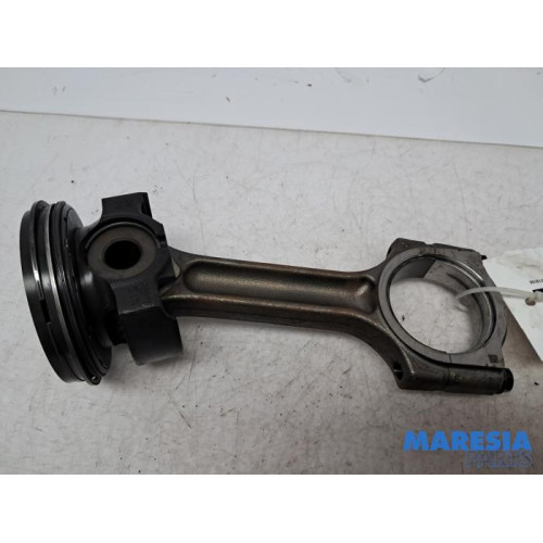 Fiat - Talento - Connecting rod