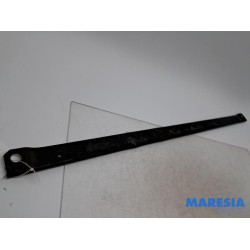 Peugeot - 207 - Barre radiateur