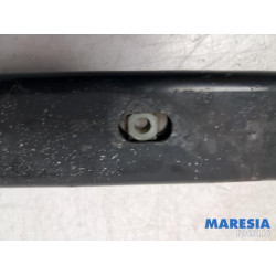 Peugeot - 207 - Barre radiateur