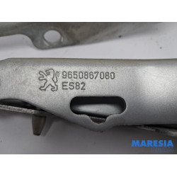 Peugeot - 207 - Charnière capot