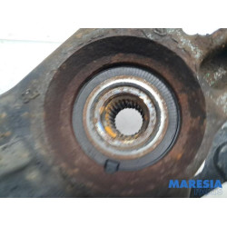 Renault - Captur - Achsschenkel links vorne
