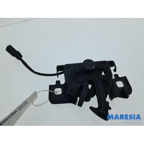 Renault - Espace - Bonnet lock mechanism