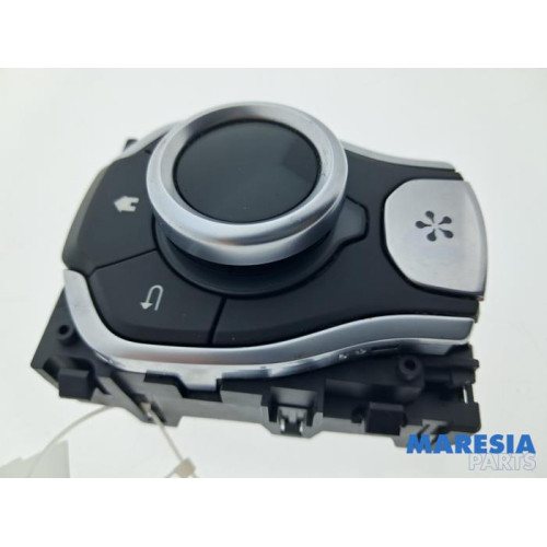 Renault - Espace - Panneau de commandes navigation