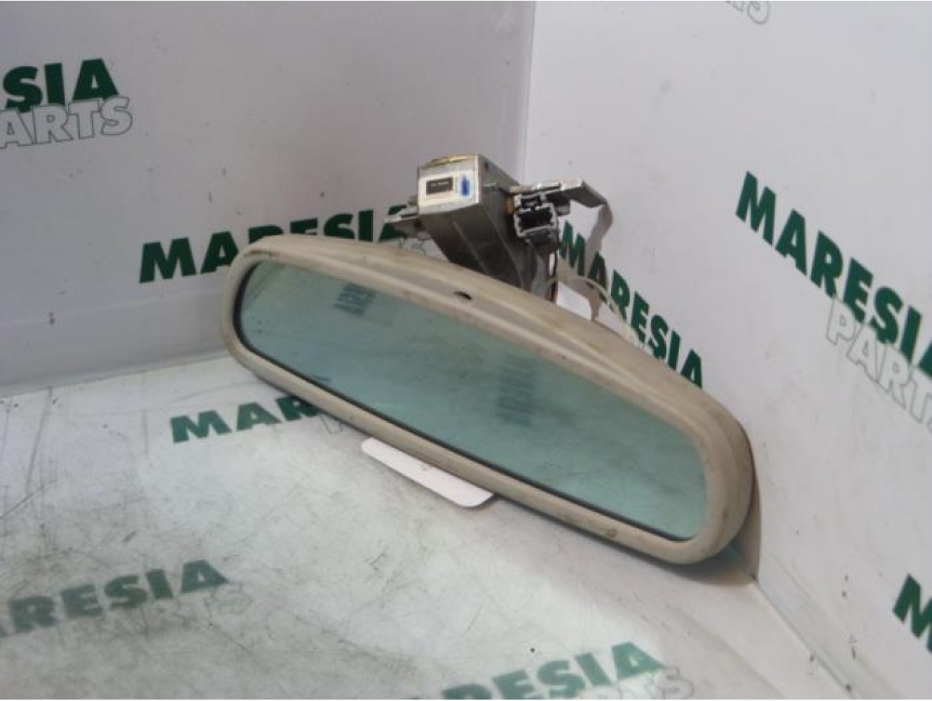 Renault - Megane - Rear view mirror