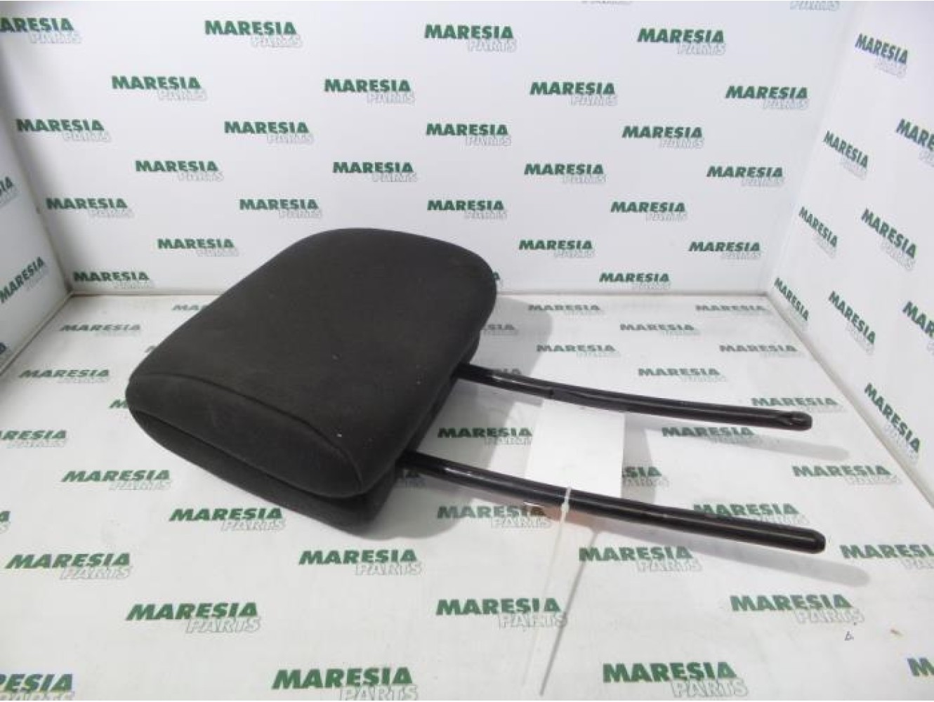 Renault - Megane - Headrest
