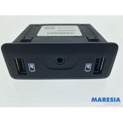 Renault - Espace - AUX / USB connection