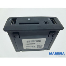 Renault - Espace - AUX / USB connection