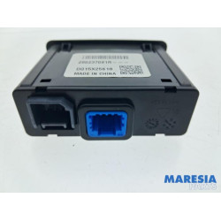 Renault - Espace - AUX / USB connection