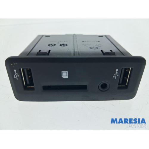 Renault - Espace - AUX / USB connection