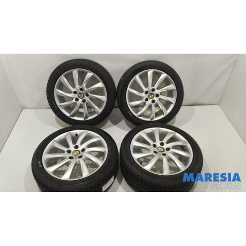 Alfa Romeo - Giulietta - Sportfelgenset + Winterreifen