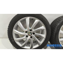 Alfa Romeo - Giulietta - Sportvelgenset + winterbanden