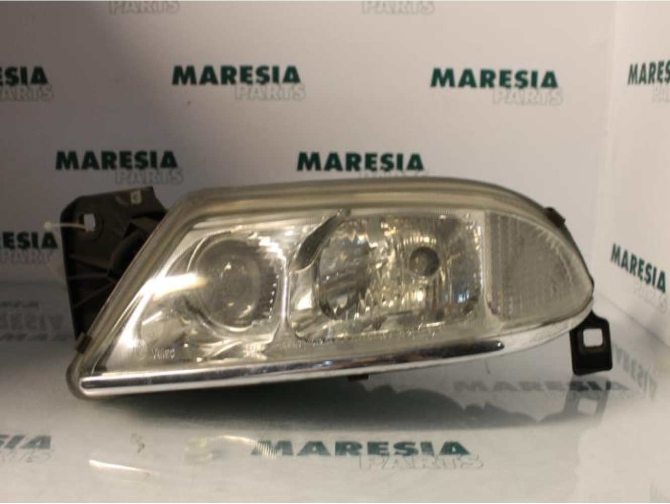 Alfa Romeo - 166 - Koplamp links