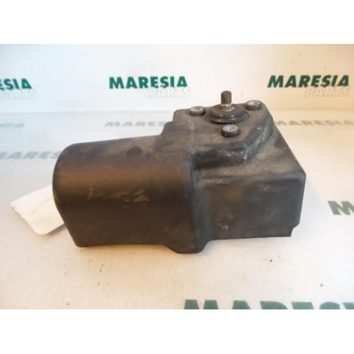 Alfa Romeo - 166 - Front wiper motor