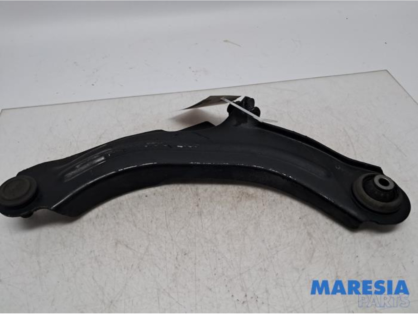 Renault - Zoe - Front lower wishbone, right