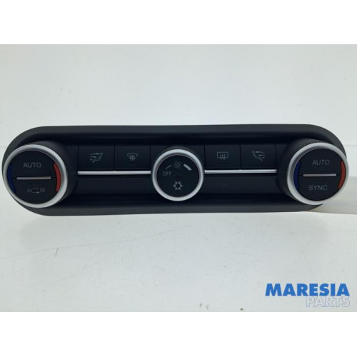 Alfa Romeo - Giulia - Panneau de commandes chauffage