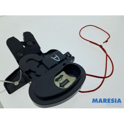 Alfa Romeo - Giulia - Tailgate lock mechanism