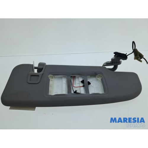 Alfa Romeo - Giulia - Sun visor