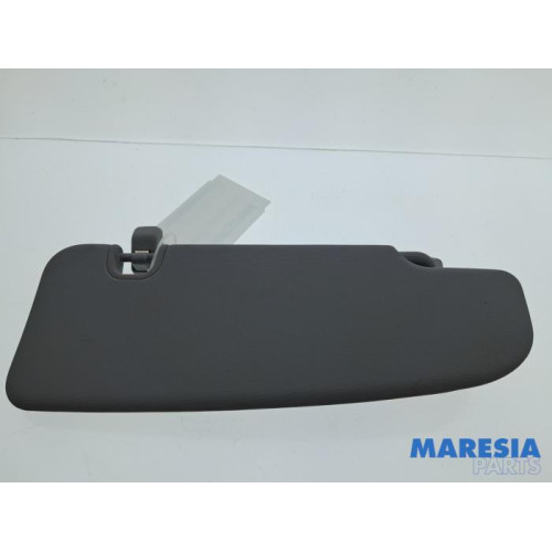 Alfa Romeo - Giulia - Sun visor