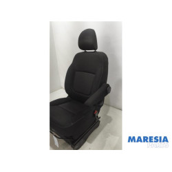 Renault - Trafic - Stoel rechts