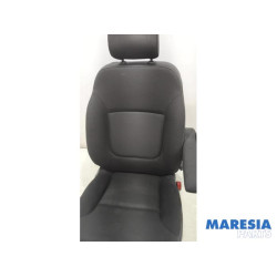 Renault - Trafic - Stoel rechts