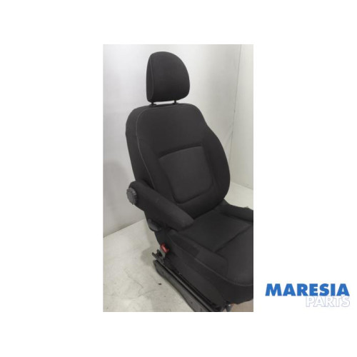 Renault - Trafic - Sitz links