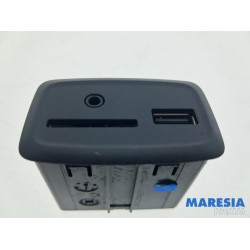Renault - Zoe - AUX/USB aansluiting