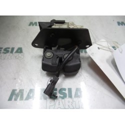 Fiat - Stilo - Tailgate lock mechanism