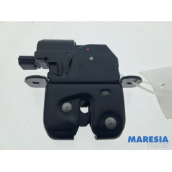 Renault - Zoe - Tailgate lock mechanism
