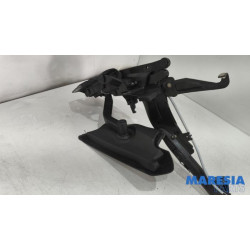 Peugeot - 308 - Tailgate frame