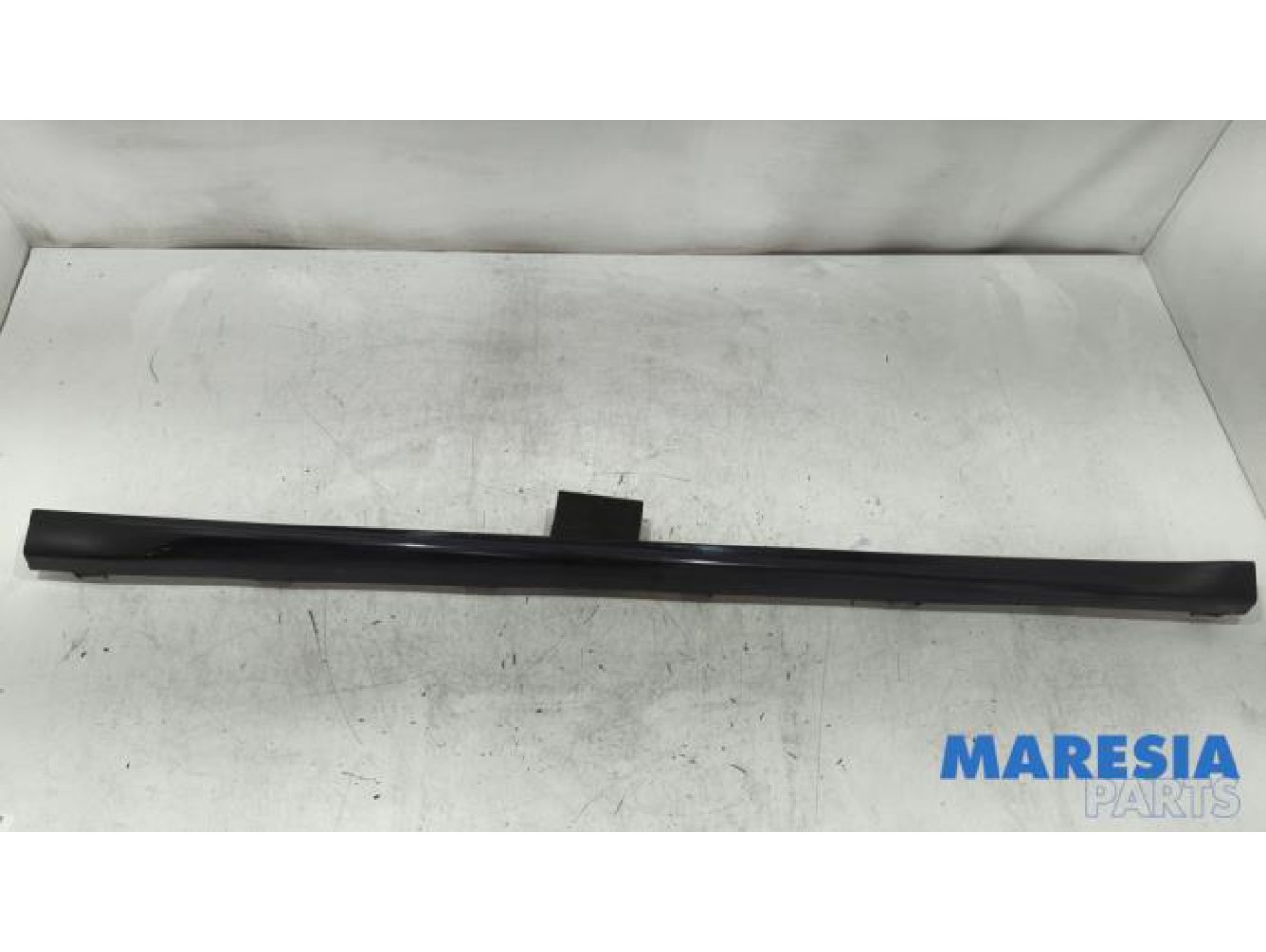 Peugeot - 308 - Side skirt, right