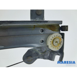 Renault - Zoe - Rear door window mechanism 4-door, right