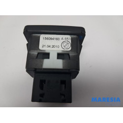 Alfa Romeo - Giulietta - AUX / USB-Anschluss