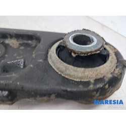 Renault - Trafic - Bras de suspension bas avant droit