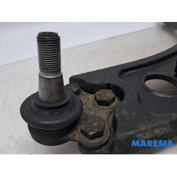 Renault - Trafic - Bras de suspension bas avant droit