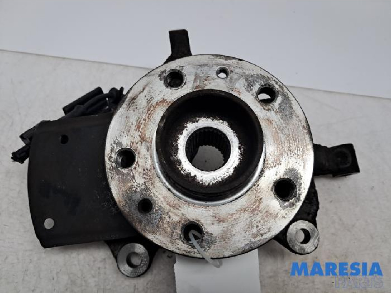 Renault - Trafic - Knuckle, front right