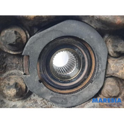Renault - Trafic - Knuckle, front right