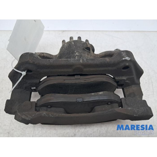 Renault - Trafic - Front brake calliper, right