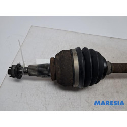 Renault - Trafic - Front drive shaft, left