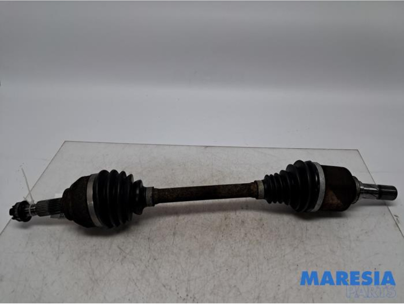 Renault - Trafic - Front drive shaft, left